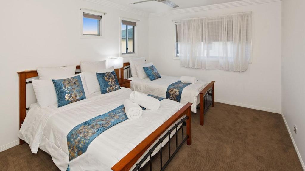 Holiday home Luxury Waterfront House Close To Theme Parks And Shops Gold Coast