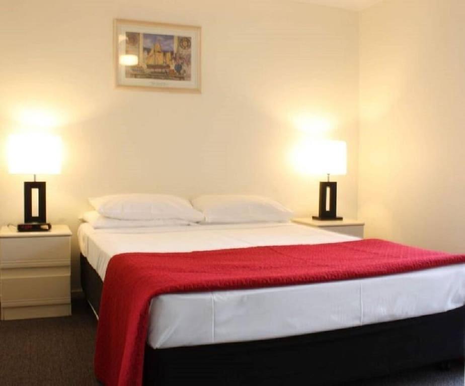 Surfers Paradise - 1 Bedroom Fully Furnished Apartment Gold Coast