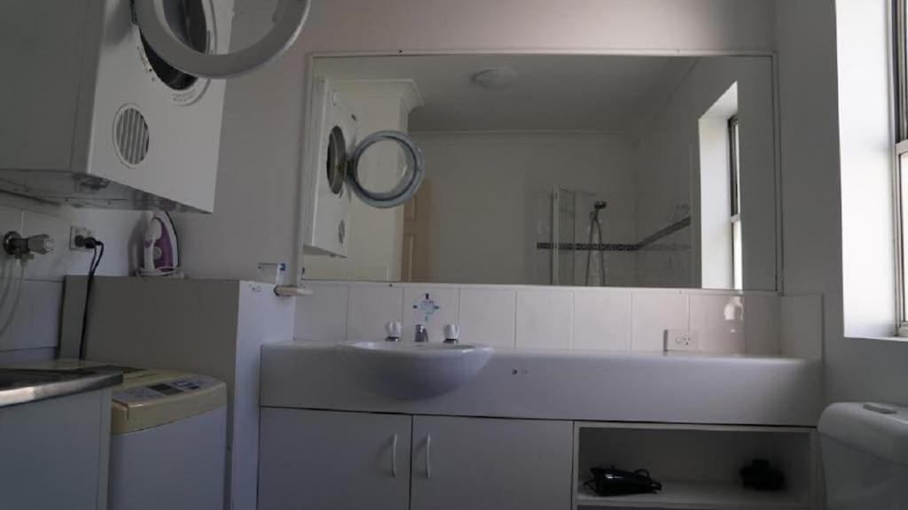 Surfers Paradise - 1 Bedroom Fully Furnished