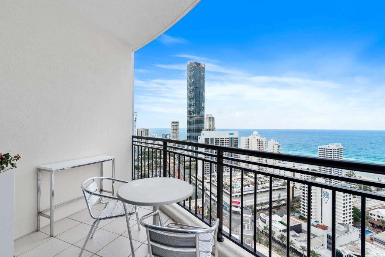 2 Bedroom View In Surfers Paradise! Free Parking & Wifi *