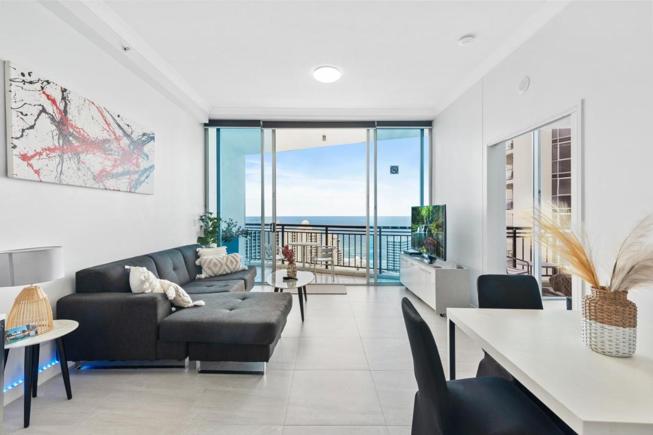 2 Bedroom View In Surfers Paradise! Free Parking & Wifi *