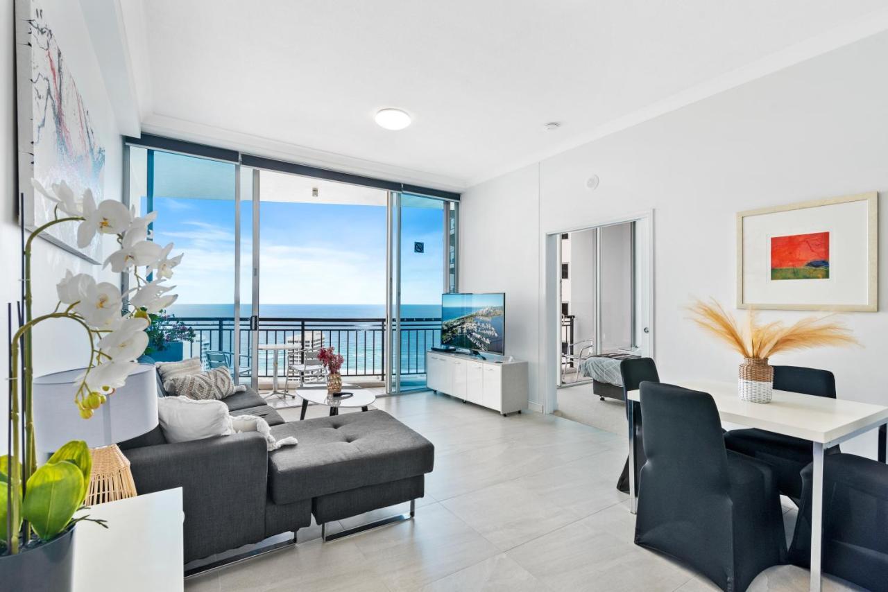 Apartment 2 Bedroom View In Surfers Paradise! Free Parking & Wifi *