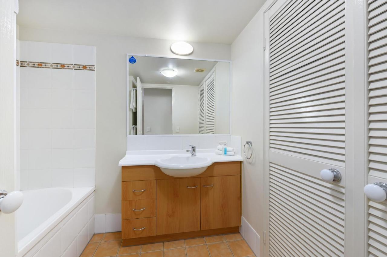 Apartment Best Ground Floor Pool Side Superior - New Listing Gold Coast