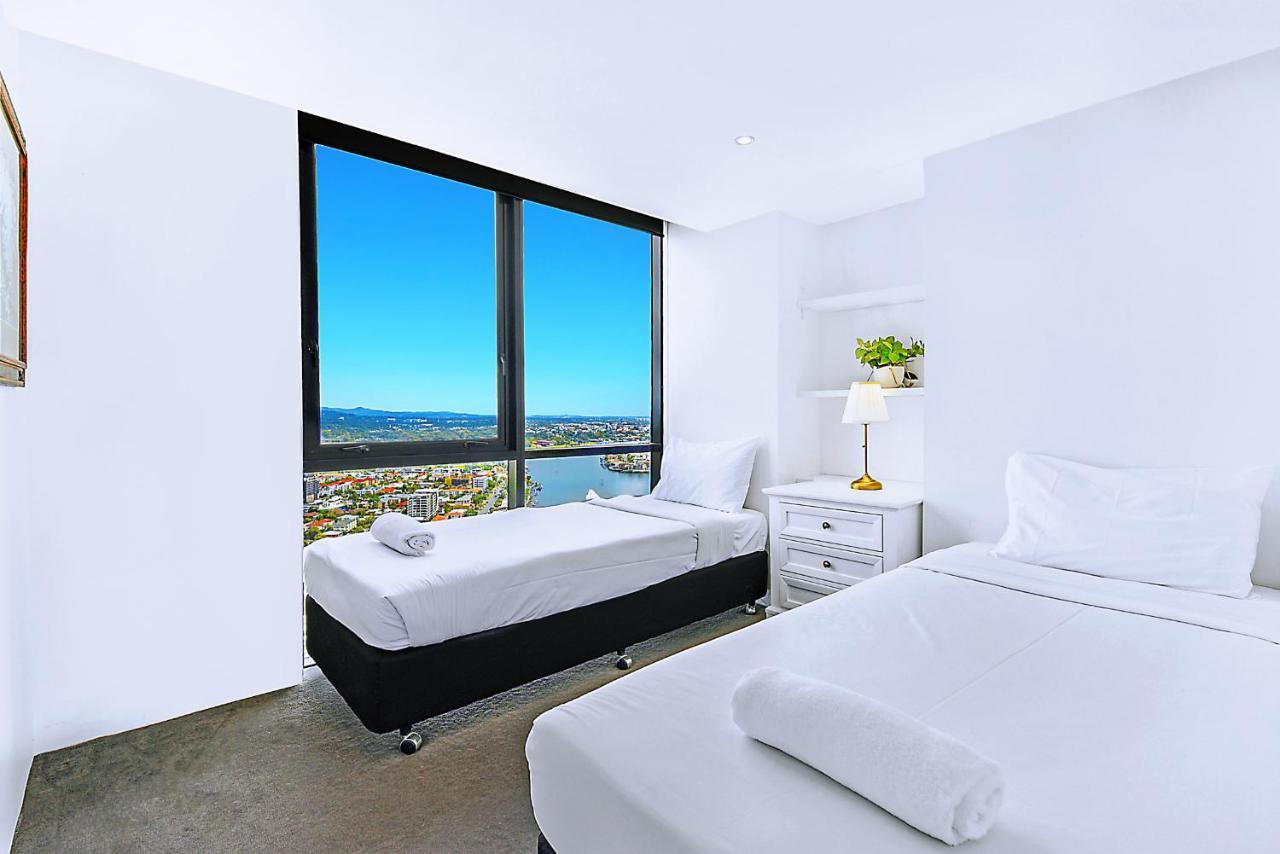 Apartment Circle On Cavill Surfers Paradise Apartments-holiday Paradise