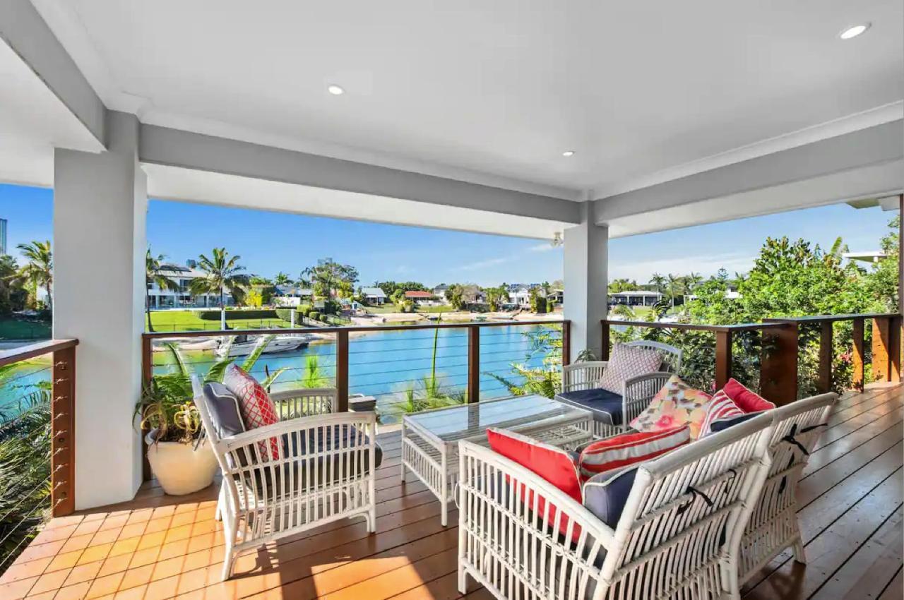 Broadbeach - Heated Pool - Sleeps 7 *