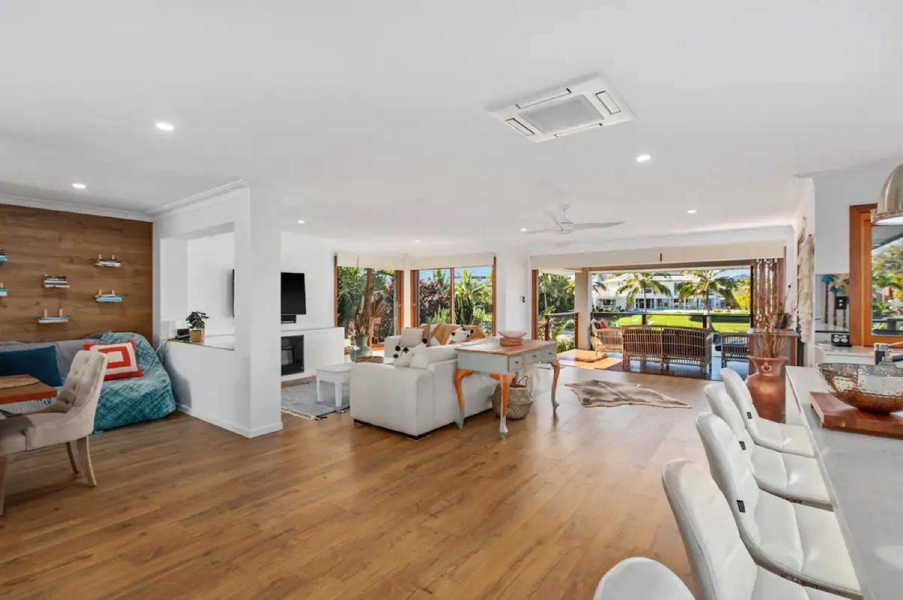 Holiday home Broadbeach - Heated Pool - Sleeps 7 Gold Coast