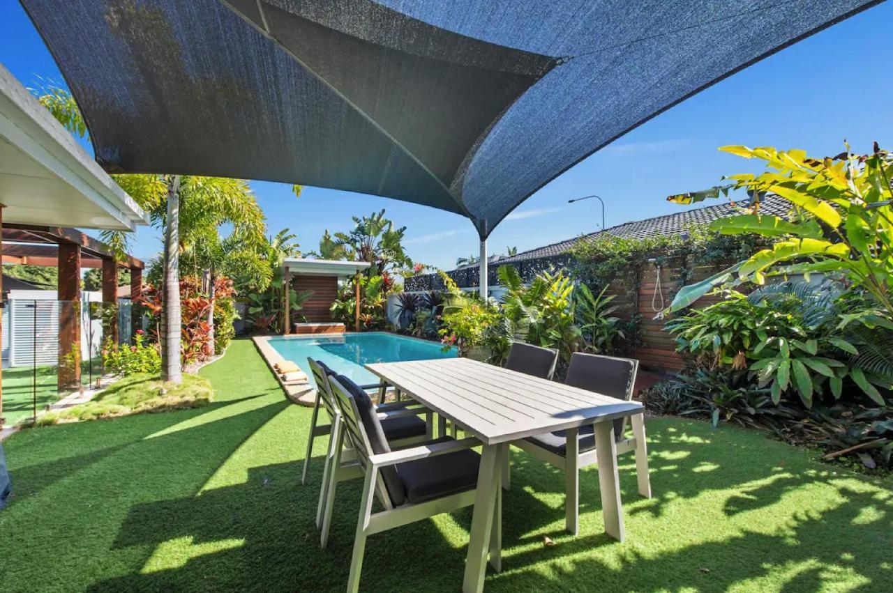 Broadbeach - Heated Pool - Sleeps 7