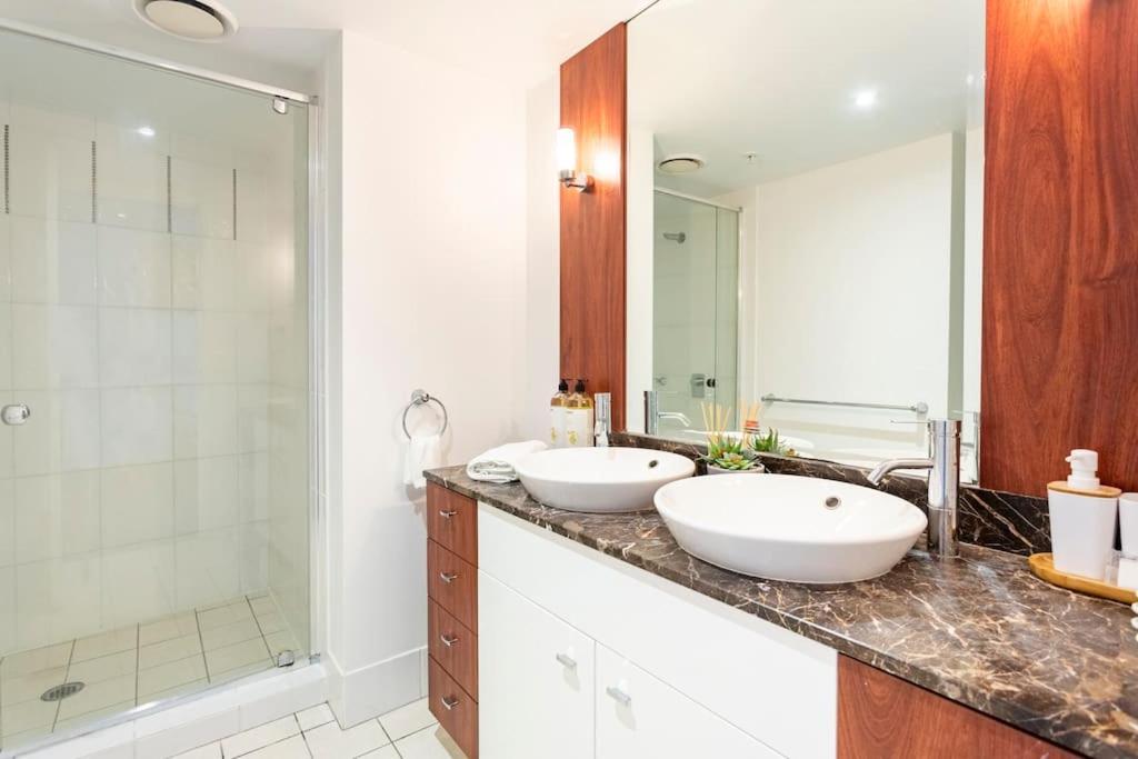 Seaview Chevron Renaissance Free Parking &free Wifi Apartment *