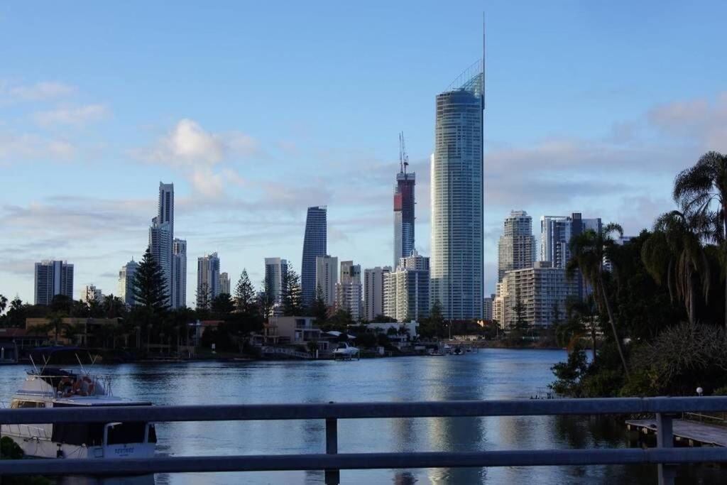 Apartment Surfers Paradise - 1 Bedroom Fully Furnished