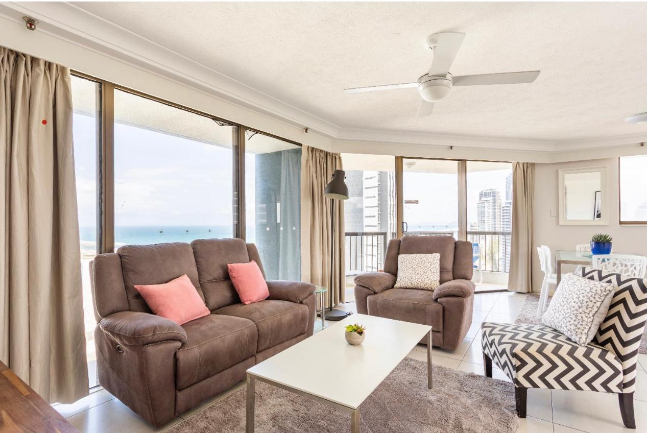 Spacious & Magnificent Views Apartment Gold Coast