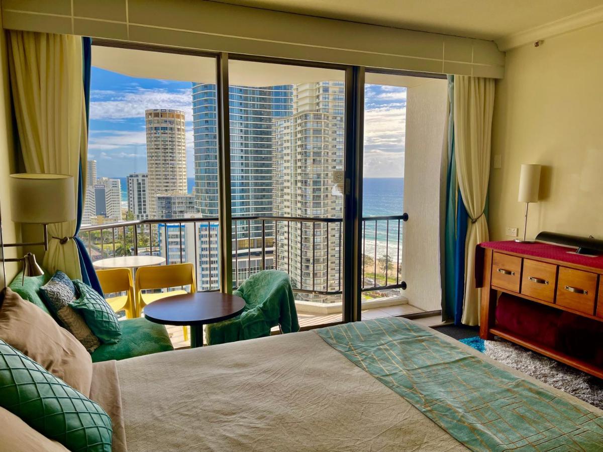 High Floor Ocean View At Surfers Paradise -