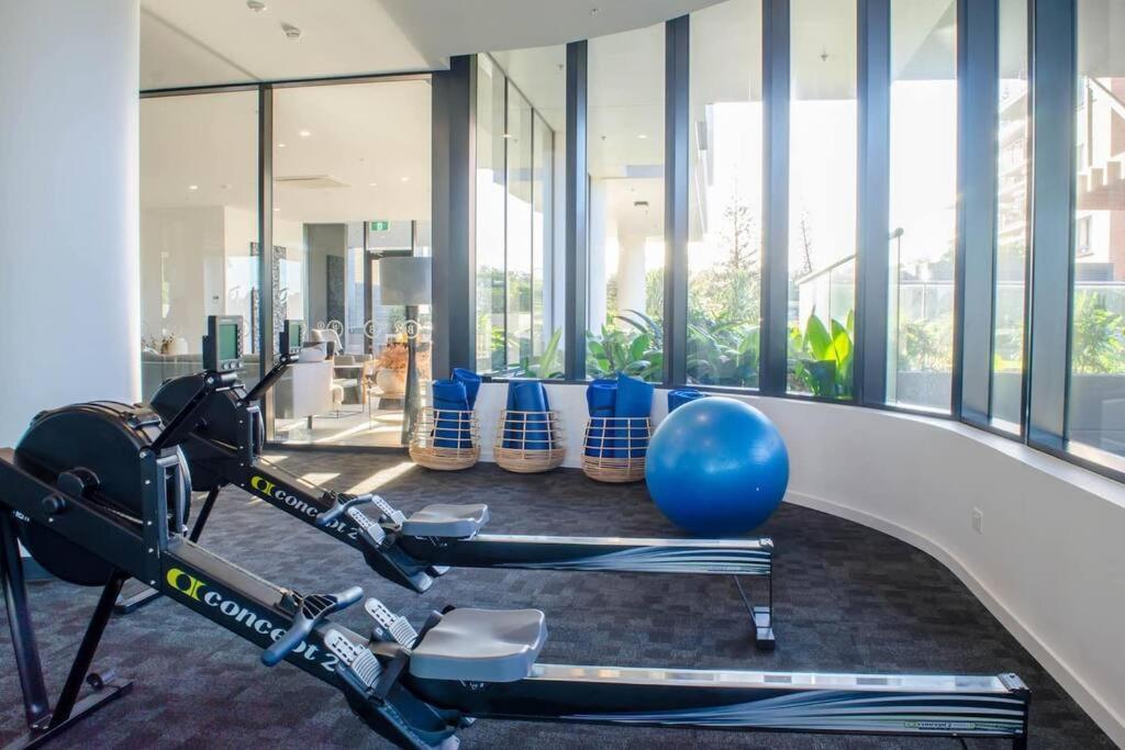 5 Star Beachfront Sky In Prime Location * Gold Coast