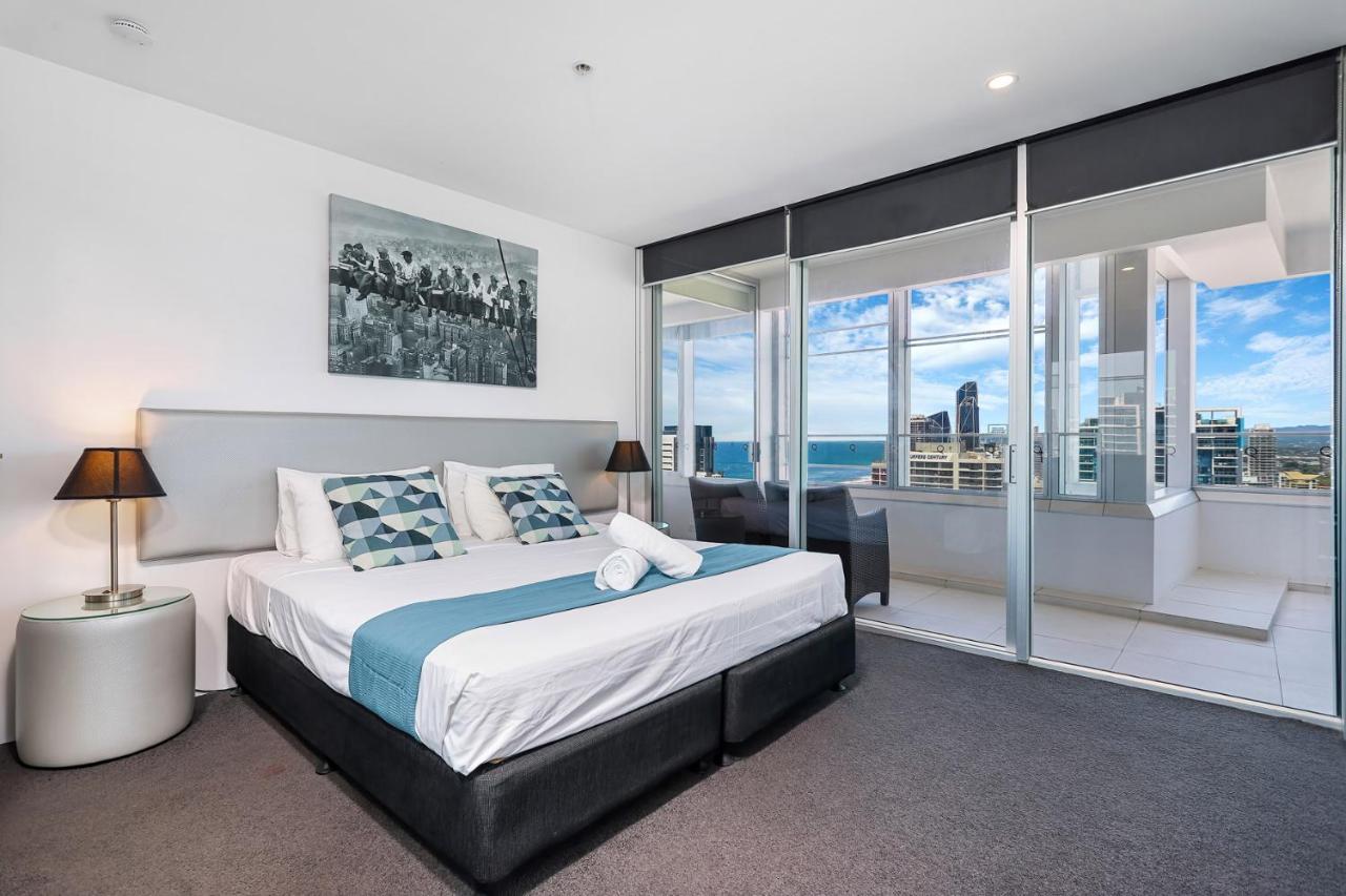 Apartment Beachside Surfers Q1 Three Bedroom