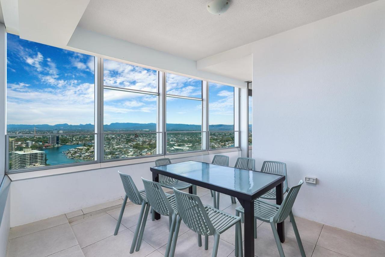 Apartment Beachside Surfers Q1 Three Bedroom *