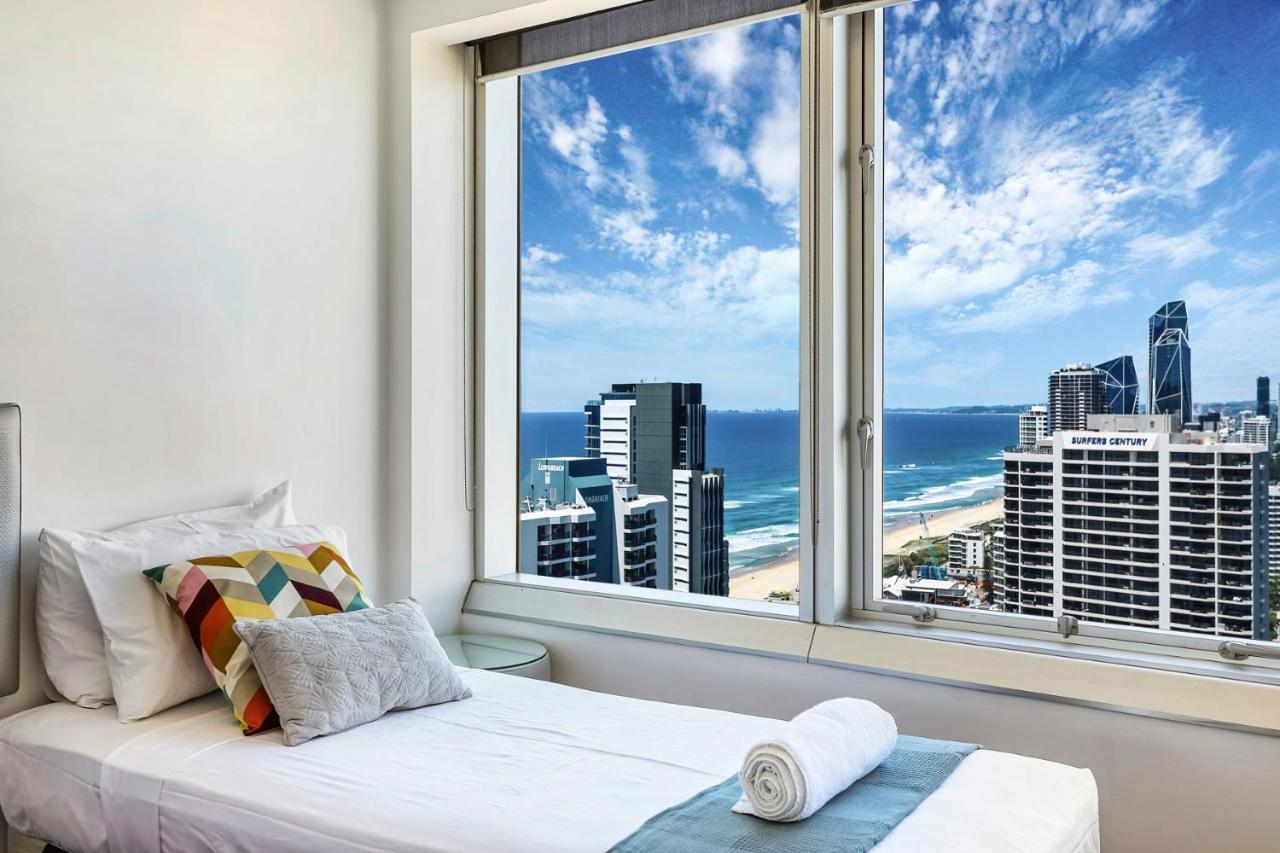 Apartment Beachside Surfers Q1 Three Bedroom