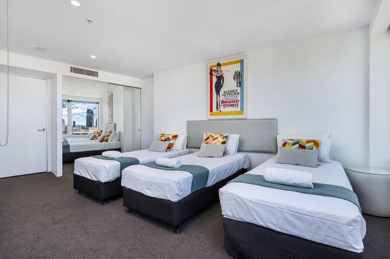 Beachside Surfers Q1 Three Bedroom Apartment