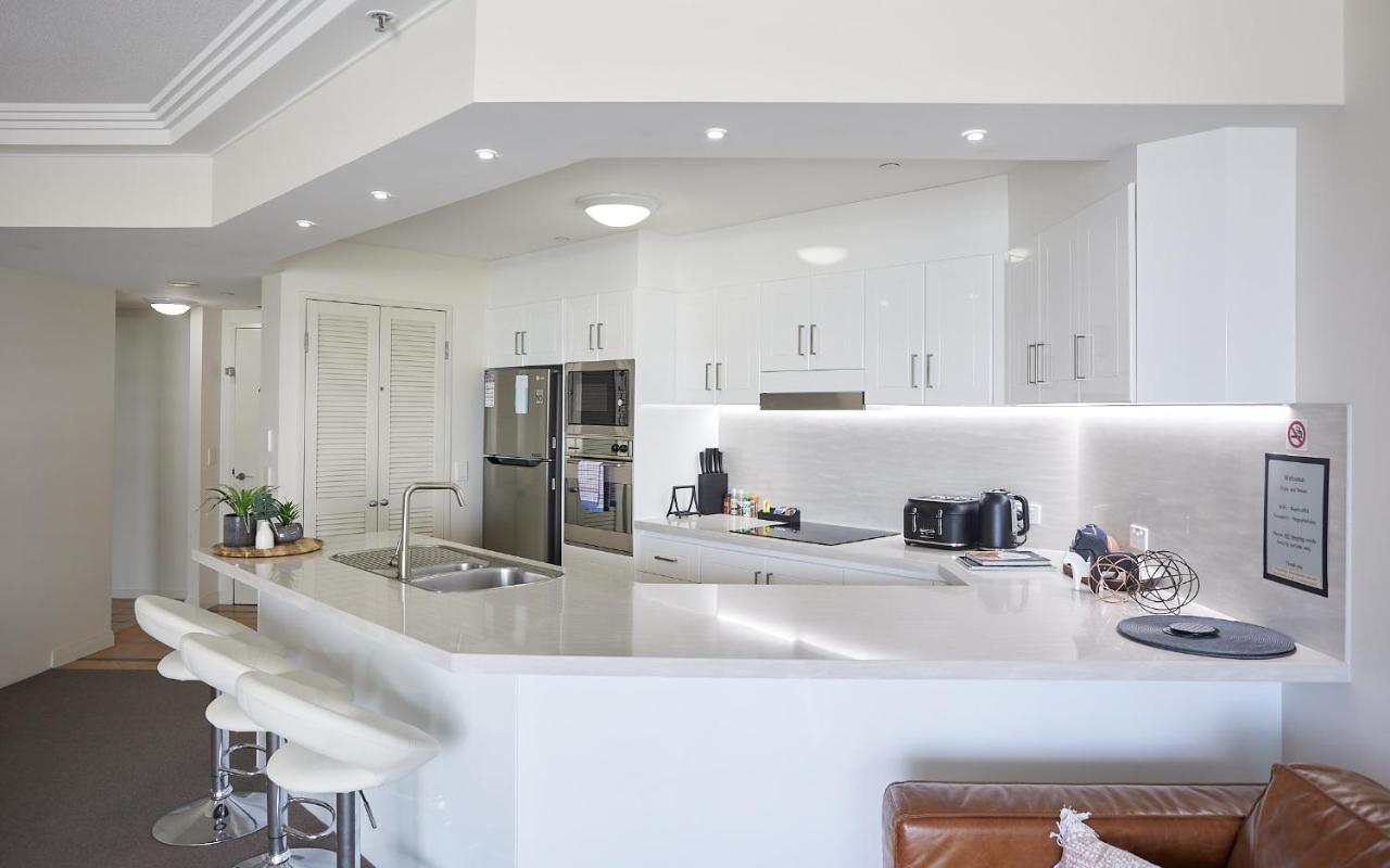 Apartment Crown Tower By Serain Residences