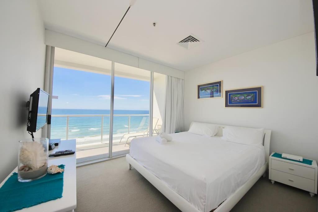 Apartment Beachfront Air On Broadbeach, Amazing Views *
