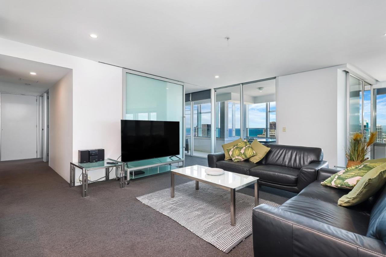 Beachside Surfers Q1 Three Bedroom Apartment *
