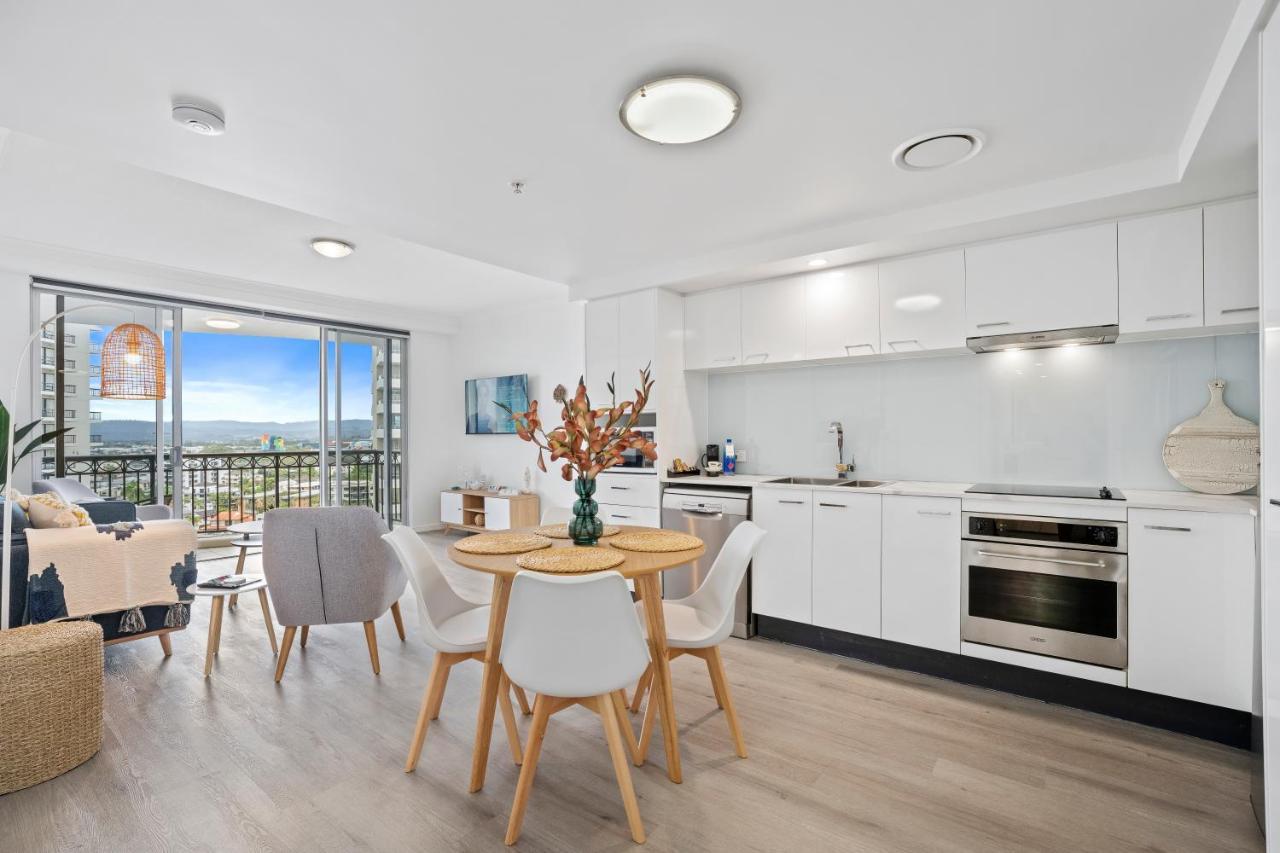 Bellagio@chevron, Luxe, 2 Bedroom In The Heart Of Surfers Paradise! *