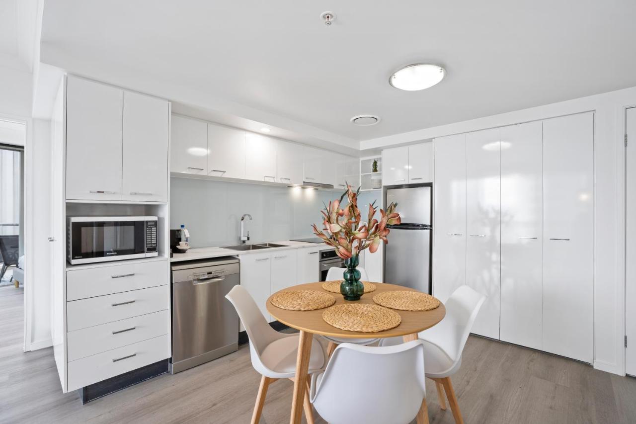 Bellagio@chevron, Luxe, 2 Bedroom In The Heart Of Surfers Paradise!