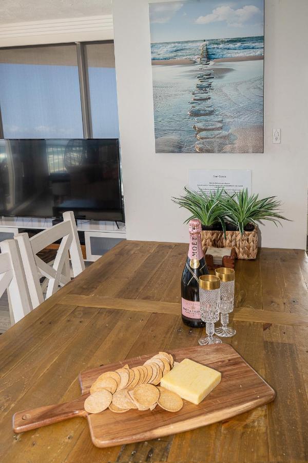 Beachside/ Paradise Views Apartment Gold Coast