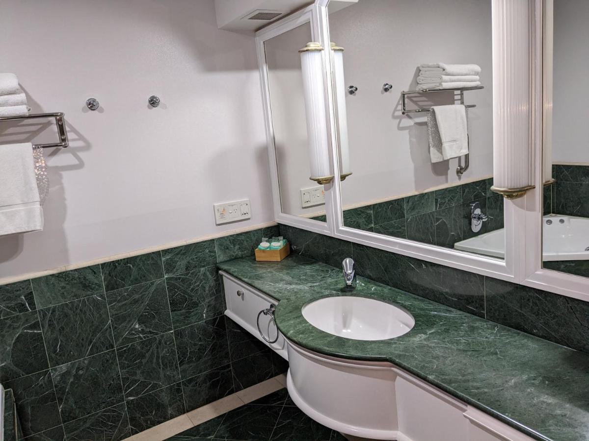 Luxury Ocean View 17th Level Studio Apartment Gold Coast