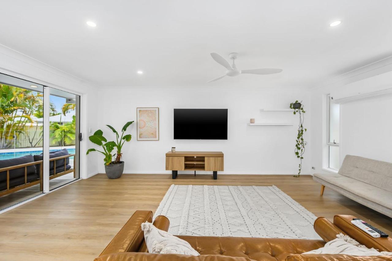 Luxury In The Heart Of Burleigh Holiday home *