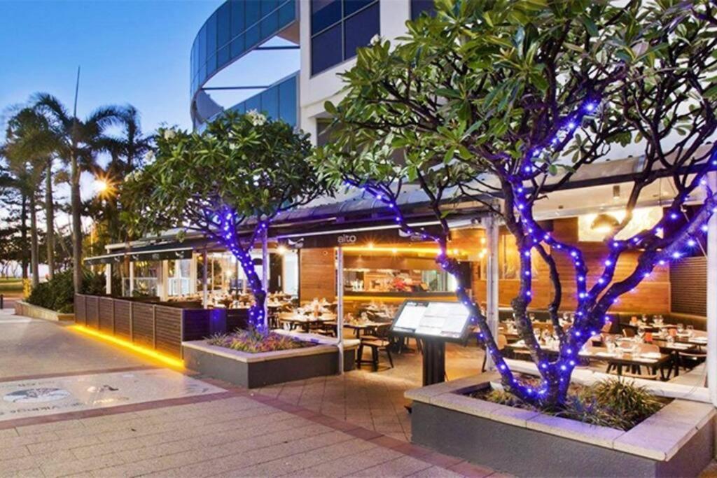 Apartment Beachfront Air On Broadbeach, Amazing Views