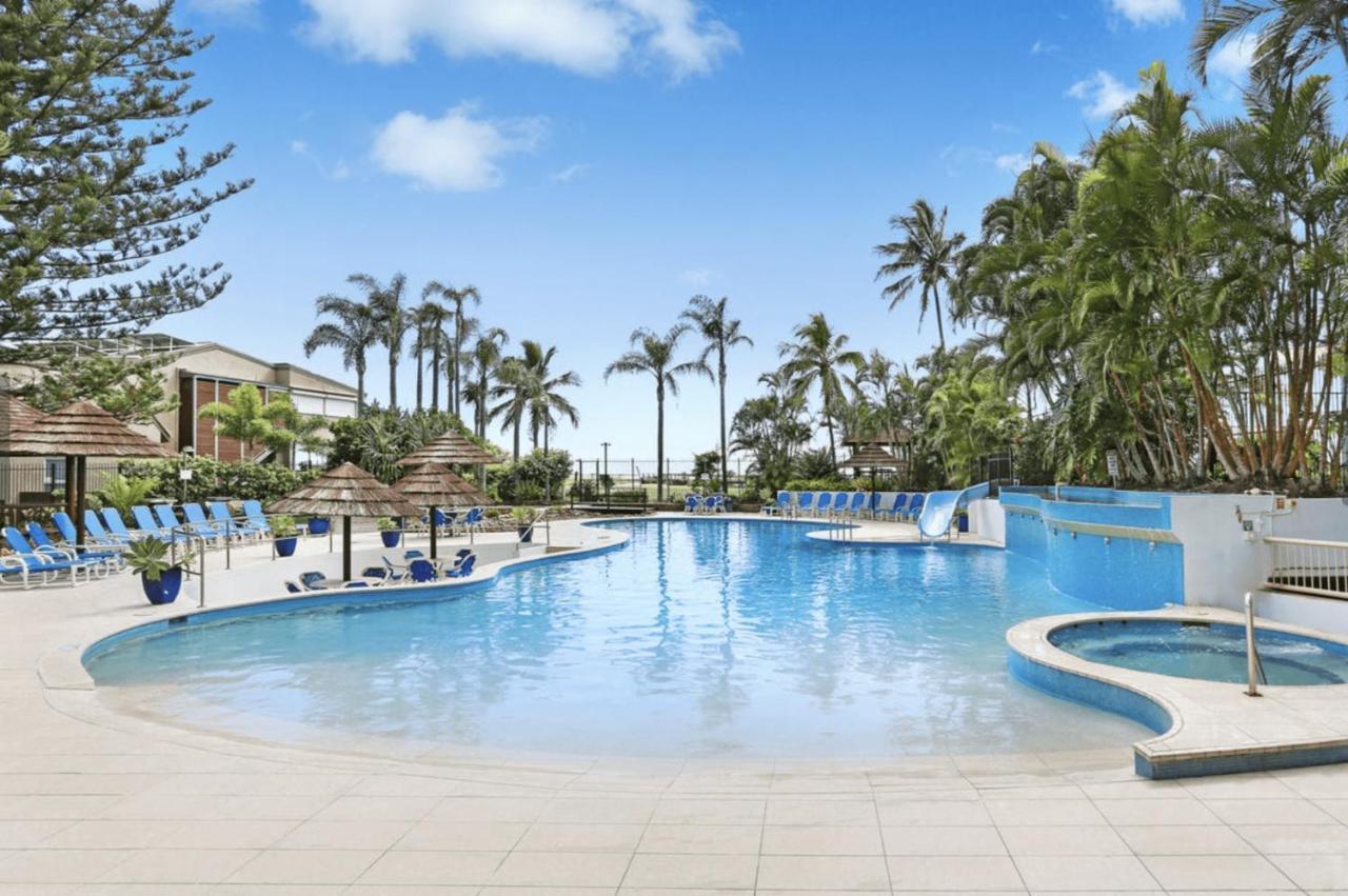 Apartment Absolute Beachfront Royal Palms *