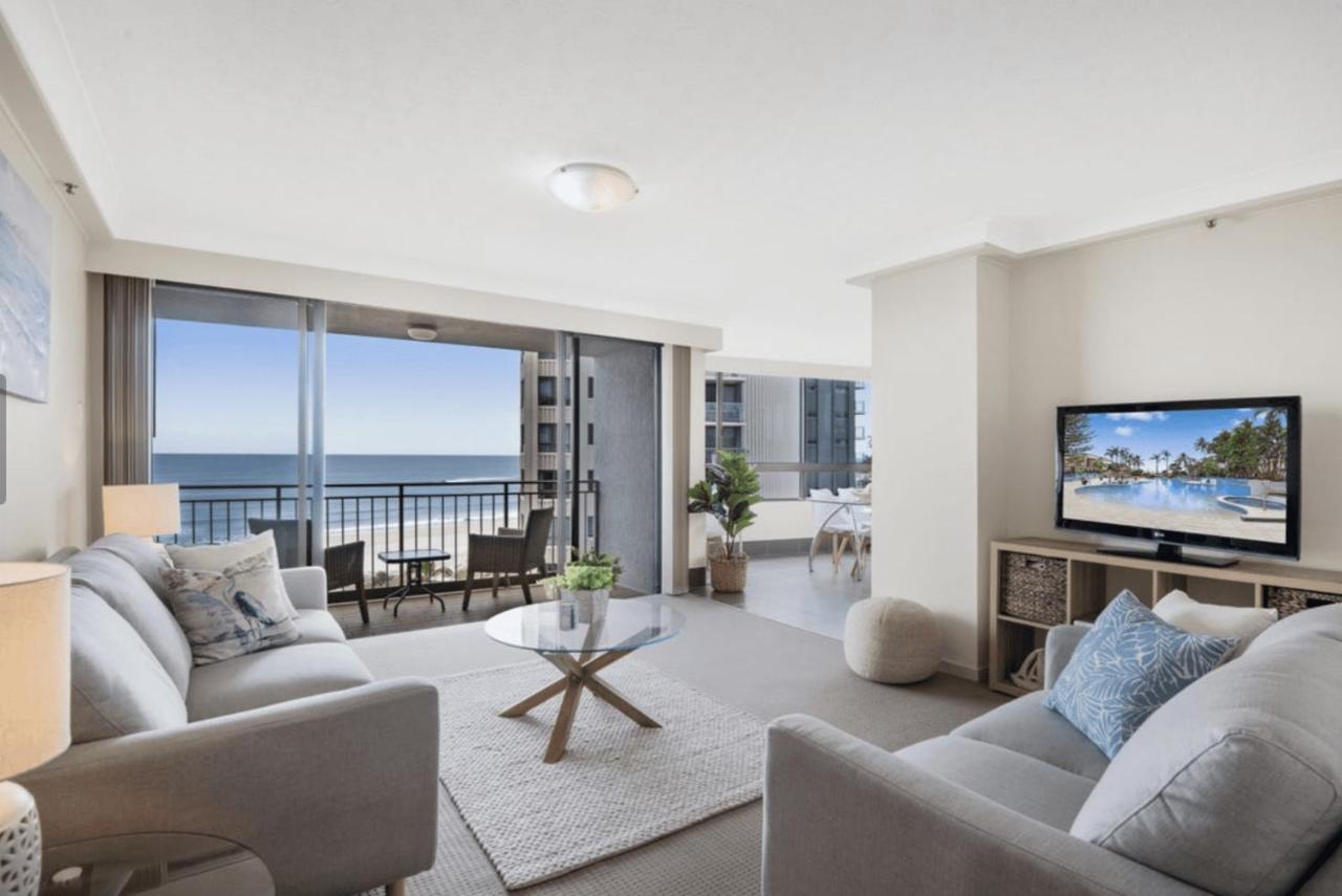 Absolute Beachfront Royal Palms Apartment
