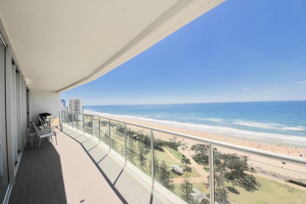 Apartment Beachfront Air On Broadbeach, Amazing Views