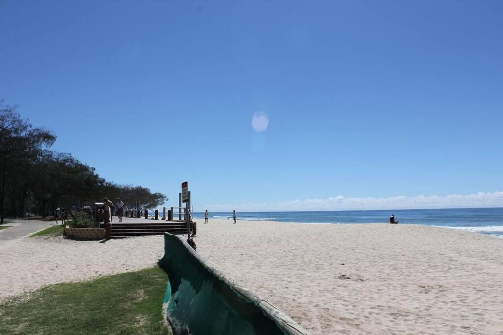 Beachfront Air On Broadbeach, Amazing Views Apartment