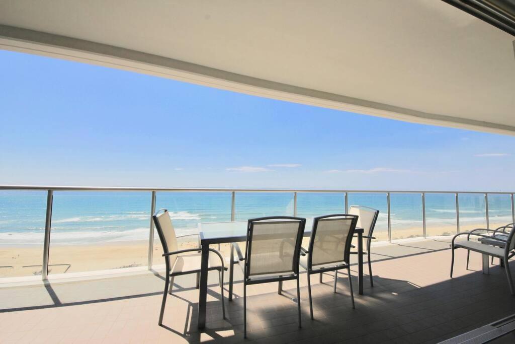 Beachfront Air On Broadbeach, Amazing Views Apartment *