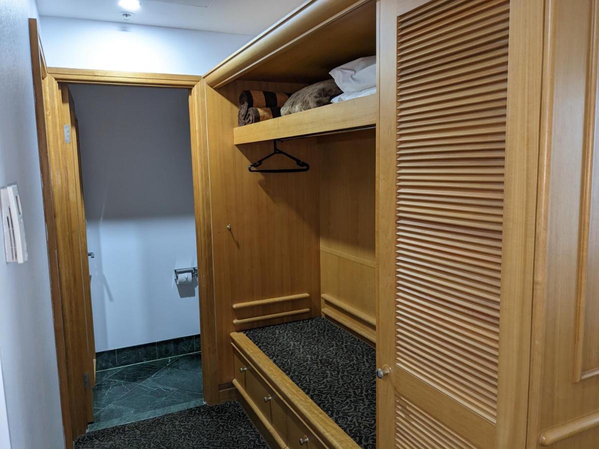 Luxury Ocean View 17th Level Studio * Gold Coast