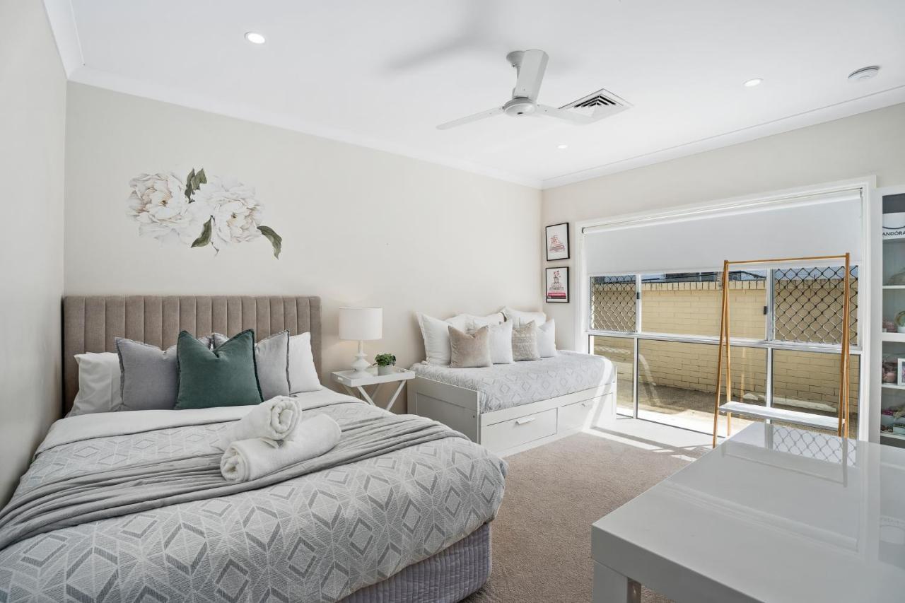 Seaclusion 5 Bed Waterfront, Sleeps 12