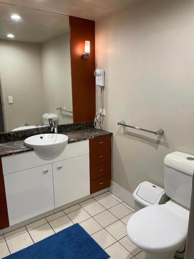 Milhaven At Chevron Renaissance Tower Apartment *