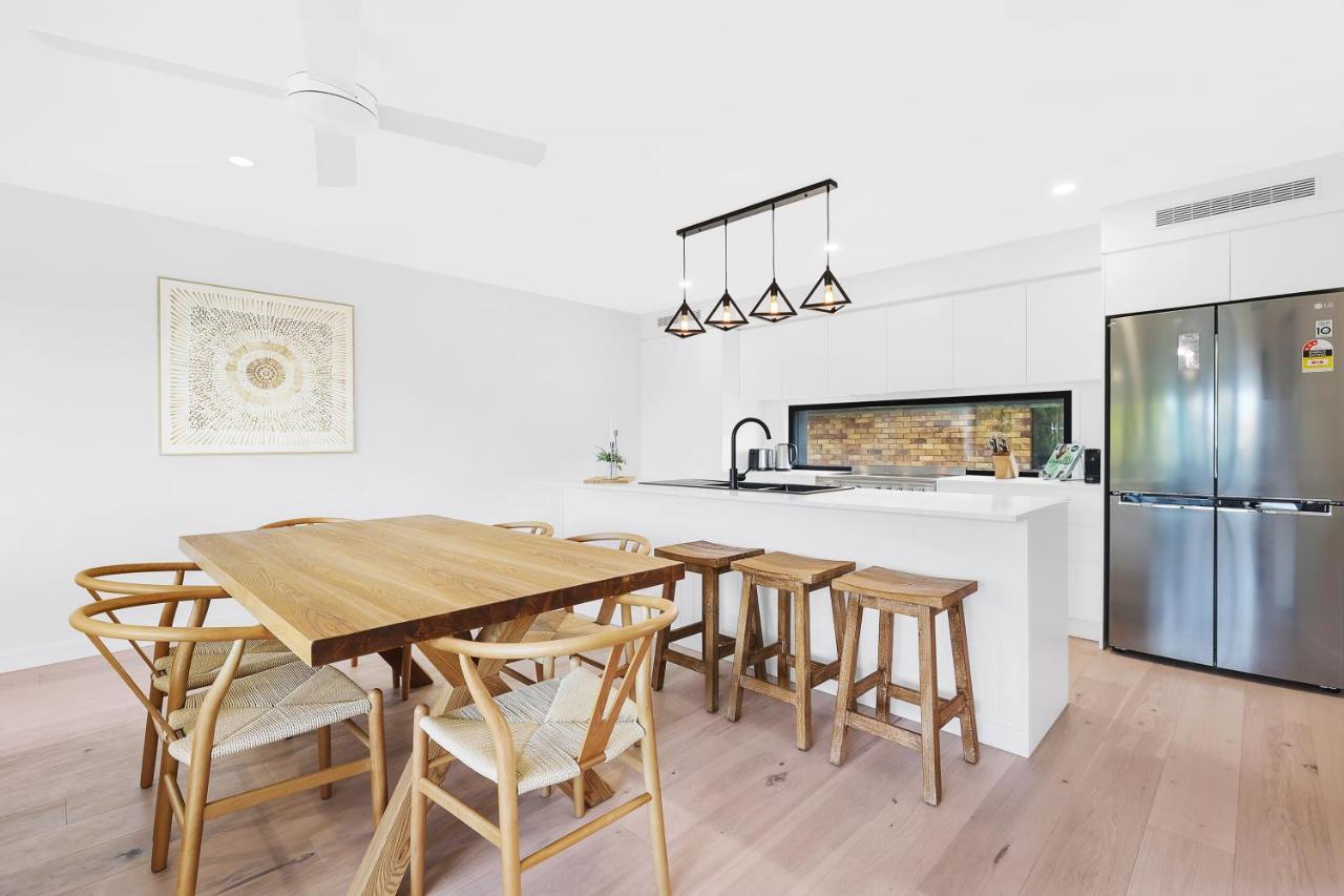 New 3br Burleigh Townhome With Private Rooftop!