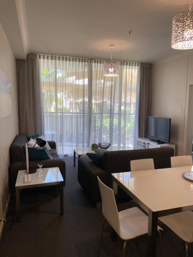 Apartment Milhaven At Chevron Renaissance Tower Gold Coast