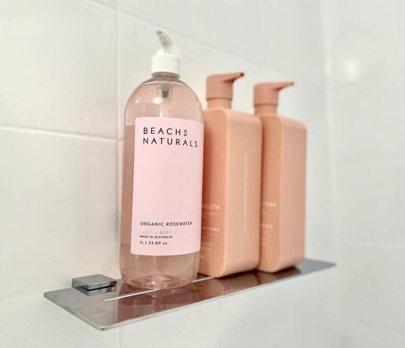 Blush On Broadbeach- Beachside And Pet Friendly, 3rd Floor Walk Up Apartment