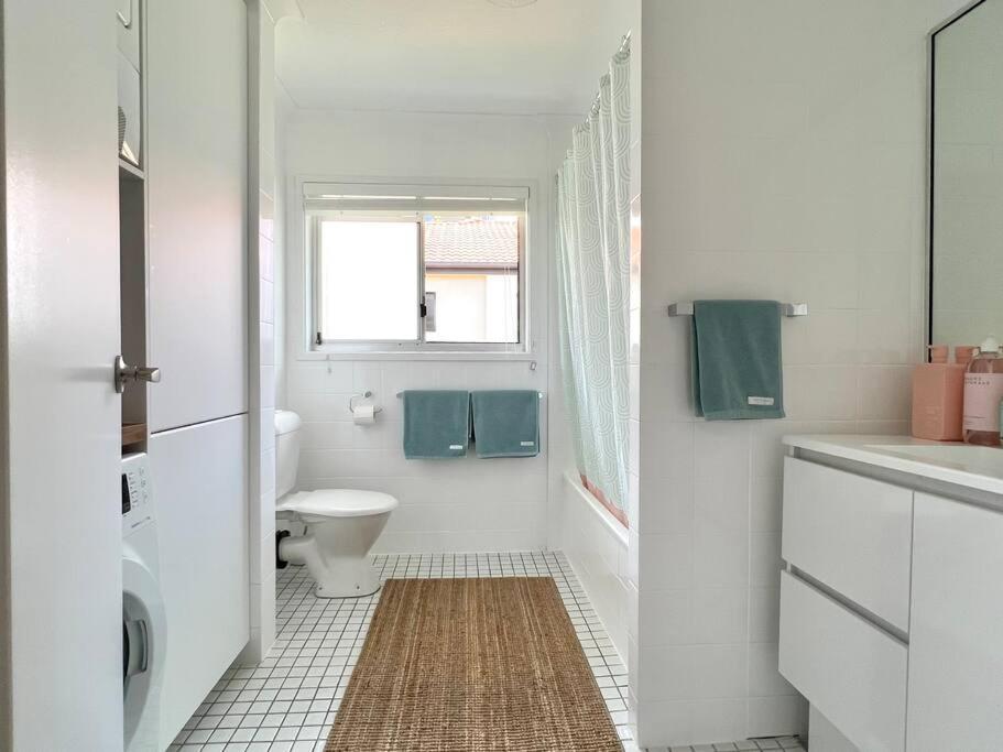 Apartment Blush On Broadbeach- Beachside And Pet Friendly, 3rd Floor Walk Up Gold Coast