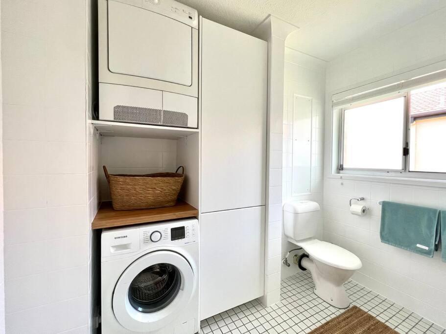 Blush On Broadbeach- Beachside And Pet Friendly, 3rd Floor Walk Up Apartment Gold Coast
