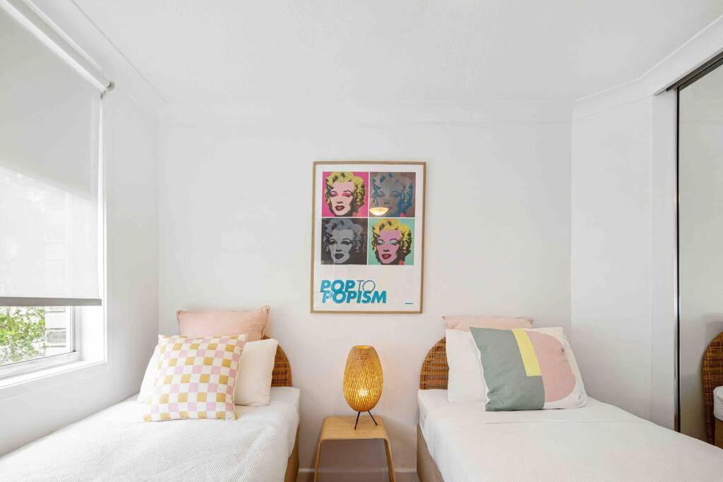 Apartment Blush On Broadbeach- Beachside And Pet Friendly, 3rd Floor Walk Up *
