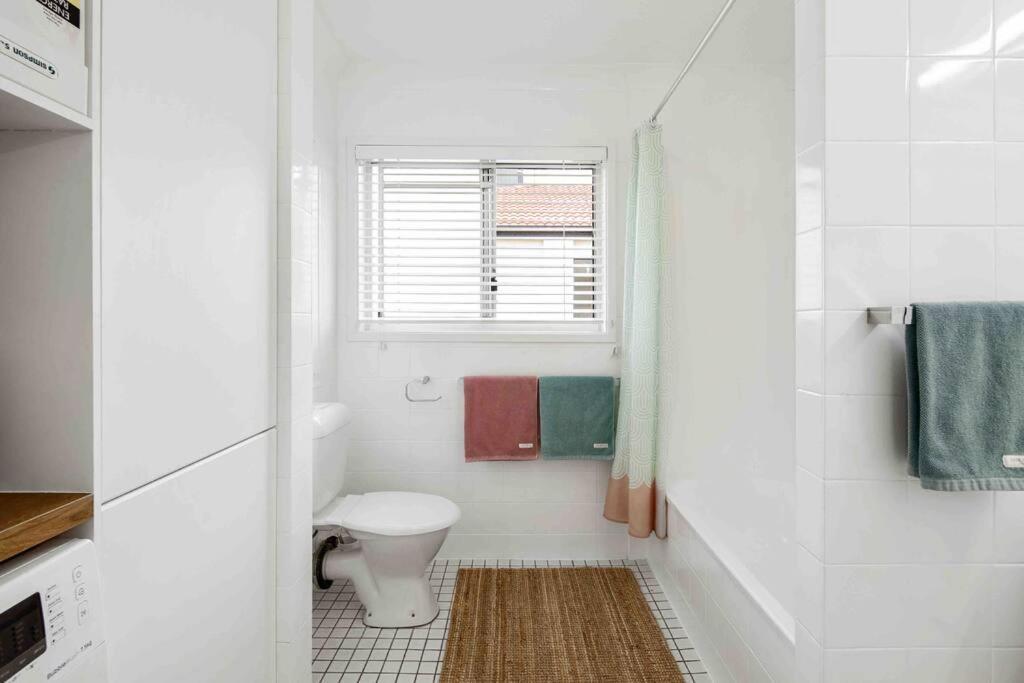 Blush On Broadbeach- Beachside And Pet Friendly, 3rd Floor Walk Up *
