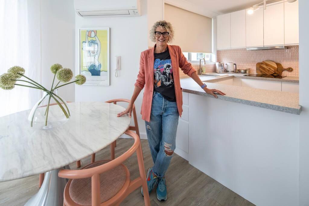 Apartment Blush On Broadbeach- Beachside And Pet Friendly, 3rd Floor Walk Up Gold Coast