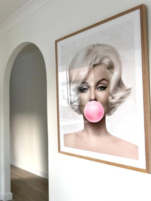 Blush On Broadbeach- Beachside And Pet Friendly, 3rd Floor Walk Up Gold Coast