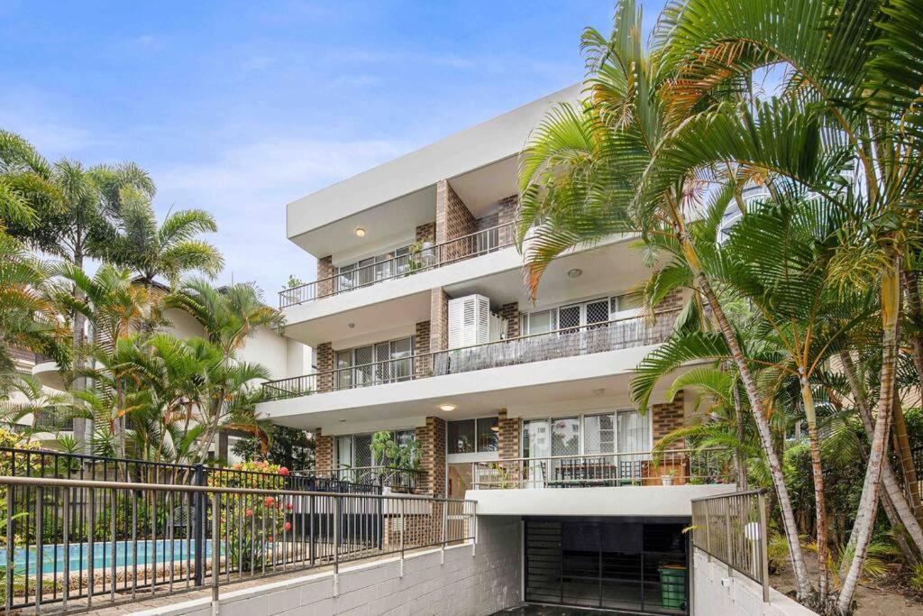 Blush On Broadbeach- Beachside And Pet Friendly, 3rd Floor Walk Up Apartment Gold Coast