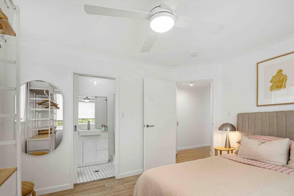 Blush On Broadbeach- Beachside And Pet Friendly, 3rd Floor Walk Up Apartment Gold Coast