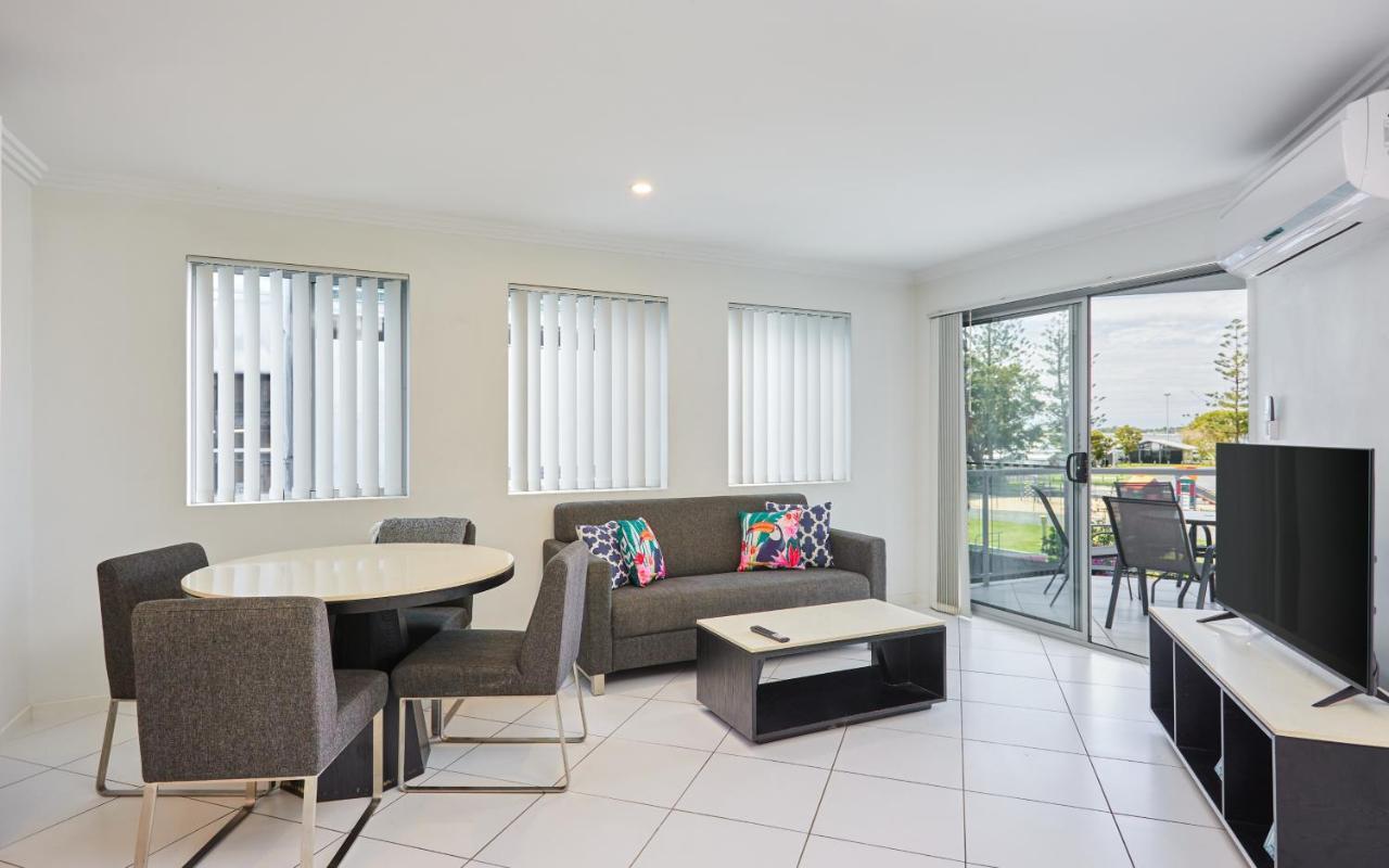Comfort Two Bedroom Next To Water Park In Southport Apartment Gold Coast