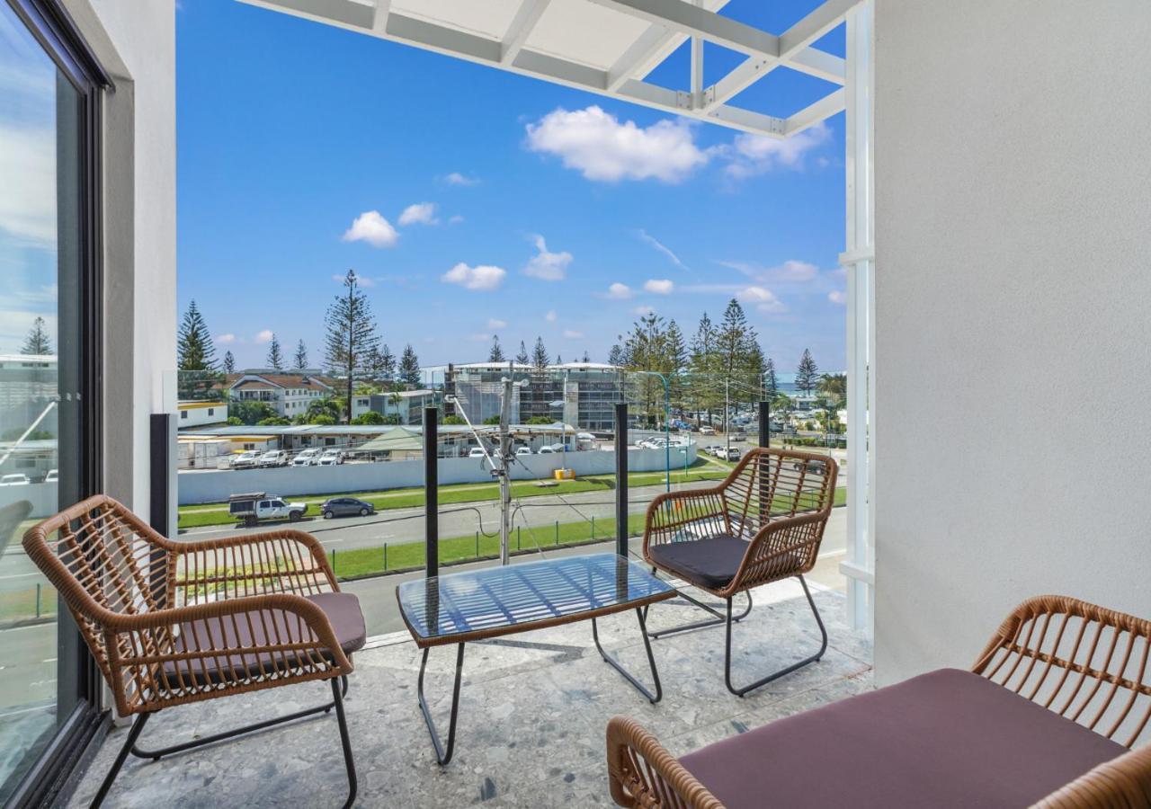 2 Bed Ocean View Apt, Parking, Wifi! 250m To Apartment *